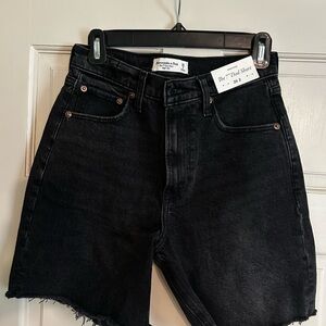 NWT Abercrombie High Rise 7” Black Denim Dad Shorts